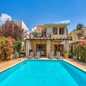 2 Bedroom Villa Destu With Private Pool And Golf Views, Aphrodite Hills Resort クークリア Exterior photo