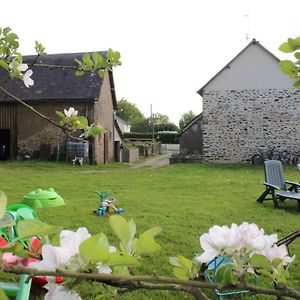 La Chapelle-au-Riboul La Lavandiereヴィラ Exterior photo