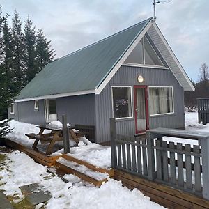 A Three Bedroom Cabin With A Hot Tub セルフォス Exterior photo