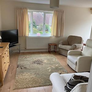 Spacious First Floor Apartment In The Centre Of Church Stretton With Free Parking Exterior photo