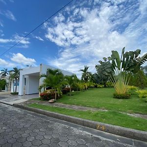 フランデス Girardot Casa Piscina Campestreヴィラ Exterior photo