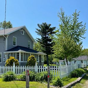 Drop Anchor Cottages And Lake House ジュネーブ・オン・ザ・レイク Exterior photo