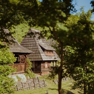 Raven'S Nest - The Hidden Village, Transylvania - Romania Sub Piatra Exterior photo
