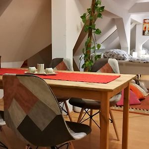 Attic Oelsnitz Am Hegebach Mit Netflix Und Parkplatz Self Check-Inアパートメント Exterior photo