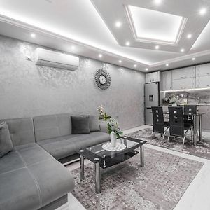 City Apartments - A Brand New Luxury & Comfy. アセノヴグラト Exterior photo