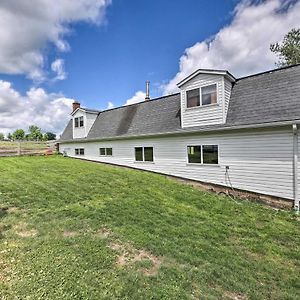 Loft Unplugged With Outdoor Space In Amish Country! バートン Exterior photo