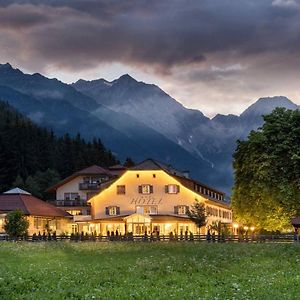 Hotel Bad Salomonsbrunn アンテルセルヴァ・ディ・メッツォ Exterior photo