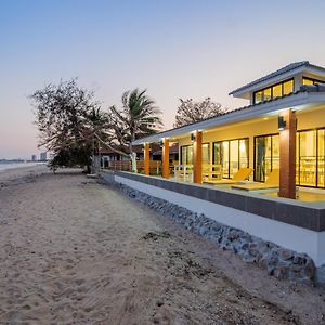 ペッチャブリー C-Sand Private Beachfront Houseヴィラ Exterior photo