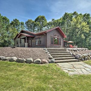 Grantsburg Quiet Lakeside Cabin Patio And Stunning Views!ヴィラ Exterior photo