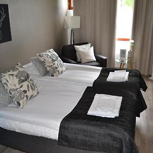 Comfortable Hotel Room At Ellivuori Resort サスタマラ Exterior photo