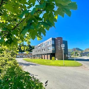 Marina Hotel Lofoten スヴォルヴァール Exterior photo