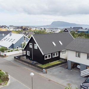 3Br - Townhouse - Free Parking - Torshavnアパートメント Exterior photo