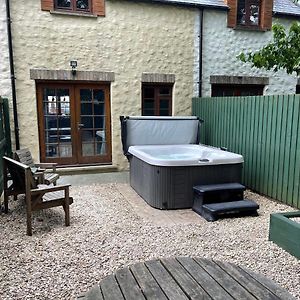 Cottage With Hot Tub In Pembrokeshire ハバーフォードウェスト Exterior photo