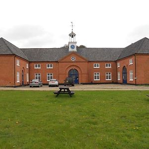 サウスウォルド The Stables At Henham Park Bed & Breakfast Exterior photo