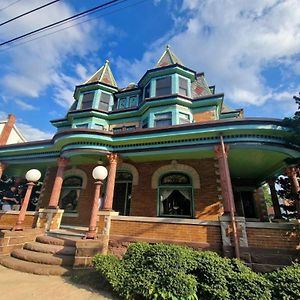 Adamstown Vaast Bed & Breakfast Bed & Breakfast Exterior photo