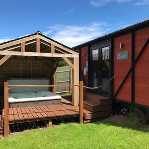 ClodockLuxury Railway Carriage With Own Private Hot Tubアパートメント Exterior photo