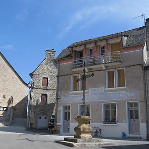 Senergues L'Ancien Poste Bed & Breakfast Exterior photo