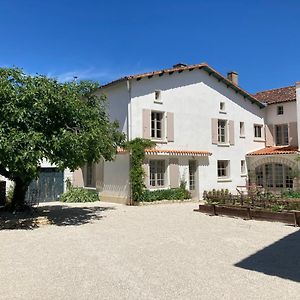 Mansle-les-Fontaines No12 Bed & Breakfast Exterior photo