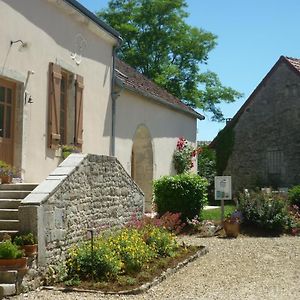 Montceau-et-Echarnant Ferme Du Pigeonnier Bed & Breakfast Exterior photo