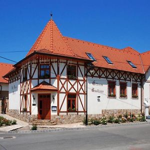 Berkenye Szent Anna Etterem Es Panzio Bed & Breakfast Exterior photo