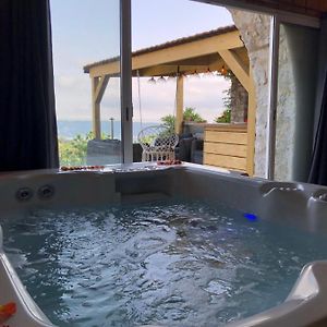 ラ・ロケット＝シュル＝ヴァール Le Manoir Chambre D'Hote De Charme Avec Jacuzzi Privatif Bed & Breakfast Exterior photo