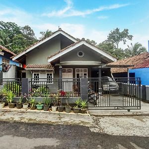 Oyo Homes 91133 Desa Wisata Sumber Agung Syariah バンダールランプン Exterior photo