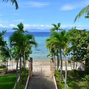 Private Beachfront Accommodation With Ocean View And Direct Reef Access モアルボアル Exterior photo