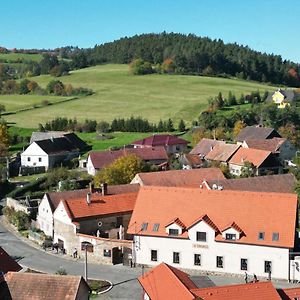 ホテル Penzion U Svarcu Zduchovice Exterior photo