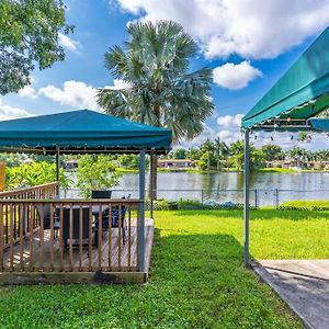 Private Lakefront Home In Miami/Pembroke ペンブロークパインズ Exterior photo