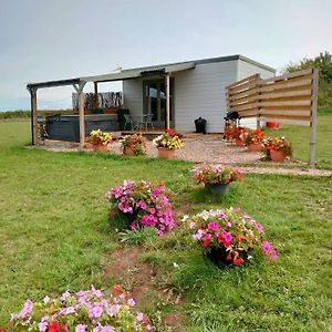 Tuxford Beautiful Wooden Tiny House, Glamping Cabin With Hot Tub 3ヴィラ Exterior photo