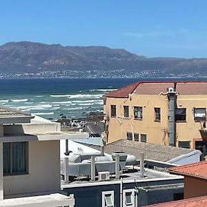 Muizenberg-Melrose Village ケープタウン Exterior photo