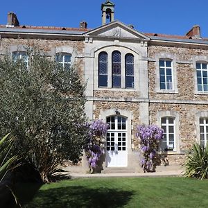 Mesnard-la-Barotière La Maison D'Olivier Bed & Breakfast Exterior photo