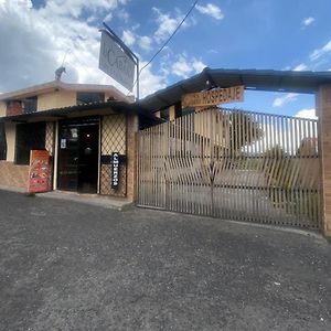 Hosteria La Cabana Machachi Exterior photo