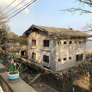 Villa Casita Tagaytay Lake-View Heritage Ruins House タガイタイ Exterior photo