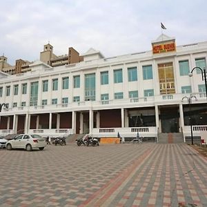 Hotel Sudhir, ソニパット Exterior photo