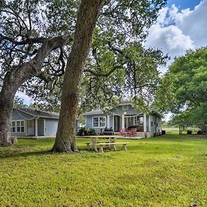 The Petite Lake House In Seguin With Patio!ヴィラ Exterior photo