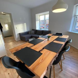 Central Apt With Parking Possibility, Netflix & Near Aarhus Attractionsアパートメント Exterior photo