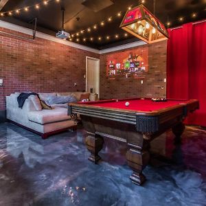 Vnc Bnb King Beds, Pool Table, Fire Pit, Arcade, Xbox バンクーバー Exterior photo