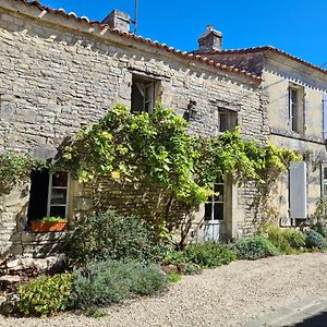 ホテル La Maison Du Commandeur Maine-de-Boixe Exterior photo