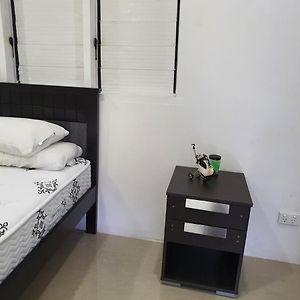 Family Homestay With 3 Bedrooms スバ Exterior photo
