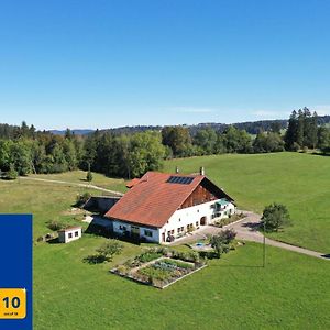 O Valanvron - Appartement Dans Une Ancienne Ferme Neuchateloise ラショー・ド・フォン Exterior photo