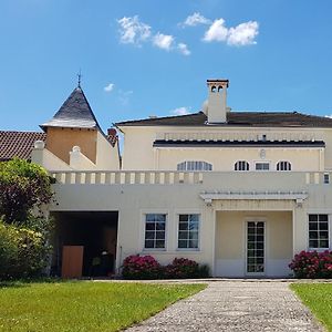 ホテル La Casa Blanca Janneyrias Exterior photo