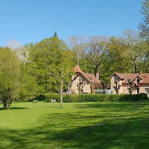 シュヴルーズ Gite Dans Un Domaine Historiqueヴィラ Exterior photo