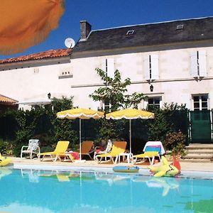 Saint-Cybardeaux Maison De Charme Avec Piscine Chauffee Et Jardin Prive, Ideale Pour Familles - Fr-1-653-85ヴィラ Exterior photo