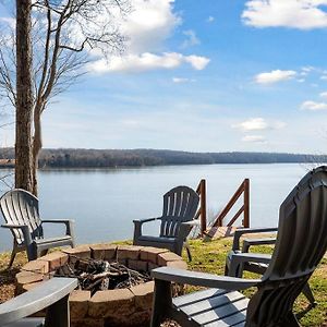 Winchester Million Dollar Views: Lakefront, Dock, Kayaks+Moreヴィラ Exterior photo