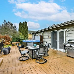 Lynnwood Home Private Hot Tub, Fire Table And Grill リンウッド Exterior photo