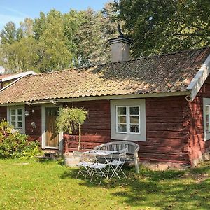 Amazing Home In Eskilstuna With Kitchen エスキルスチュナ Exterior photo