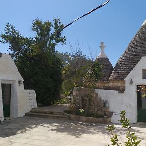 ホテル Trulli Di Ivana オストゥーニ Exterior photo