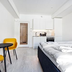 Stylish And Serviced Studio Apartment In Lofoten スヴォルヴァール Exterior photo