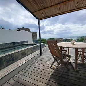 3 Bedroom Penthouse With Pool Overlooking The Ocean In タマラン Exterior photo